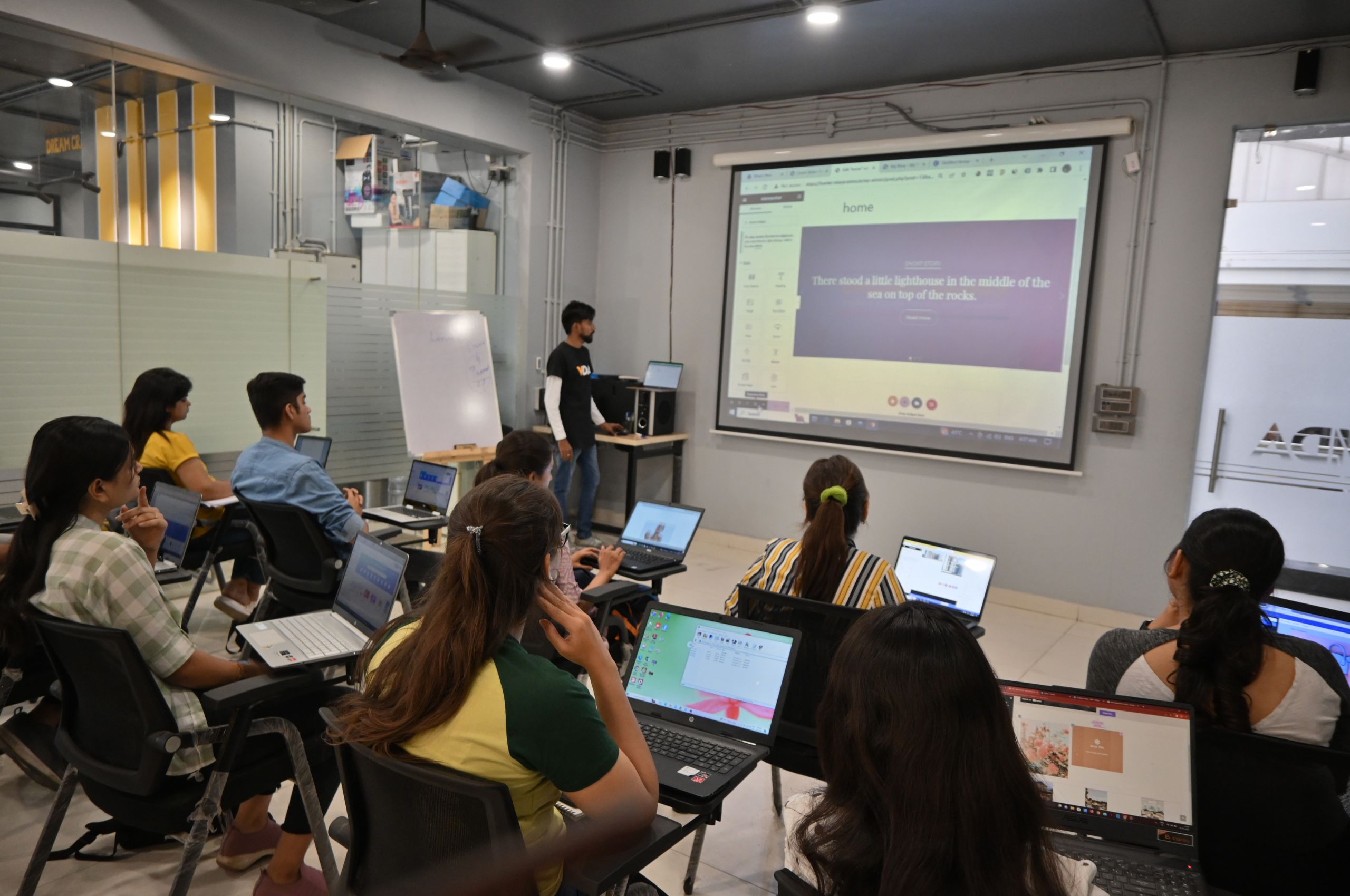 Vida - Digital Marketing Course in Raipur | Digital Marketing Institute in Raipur | Digital Marketing Academy in Raipur